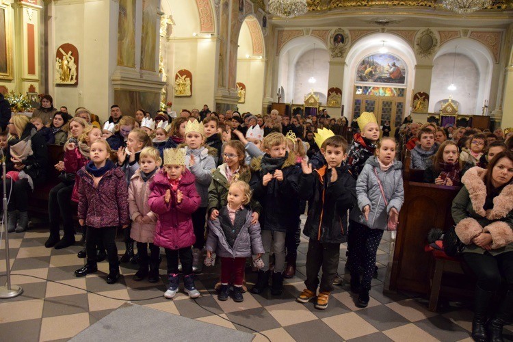 „Cuda, cuda ogłaszają” - wyśpiewały dzieci w pszowskiej Bazylice, Marek Kolorz